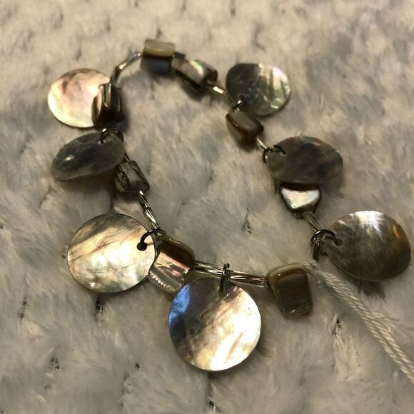 Handcrafted: mother of Pearl shells, glass - Picture 1 of 4